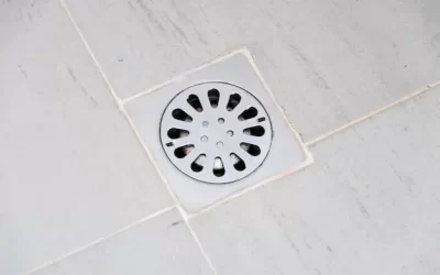 Selando Ralos e Vãos: Como Impedir a Entrada de Baratas na Sala de Lixo