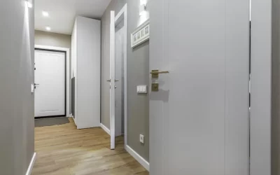 Cupins em portas e rodapés de corredores: risco para o condomínio